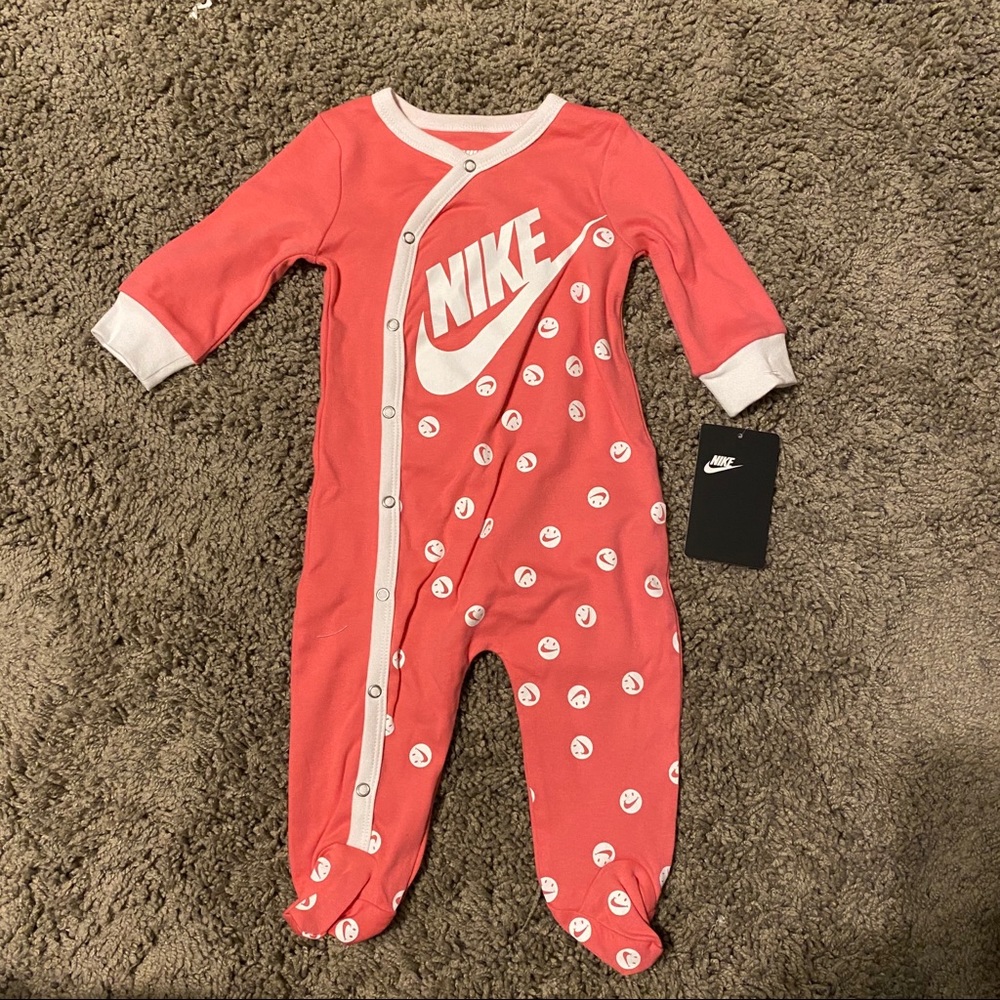 Infant Girls Nike Onesie Size 6MO
